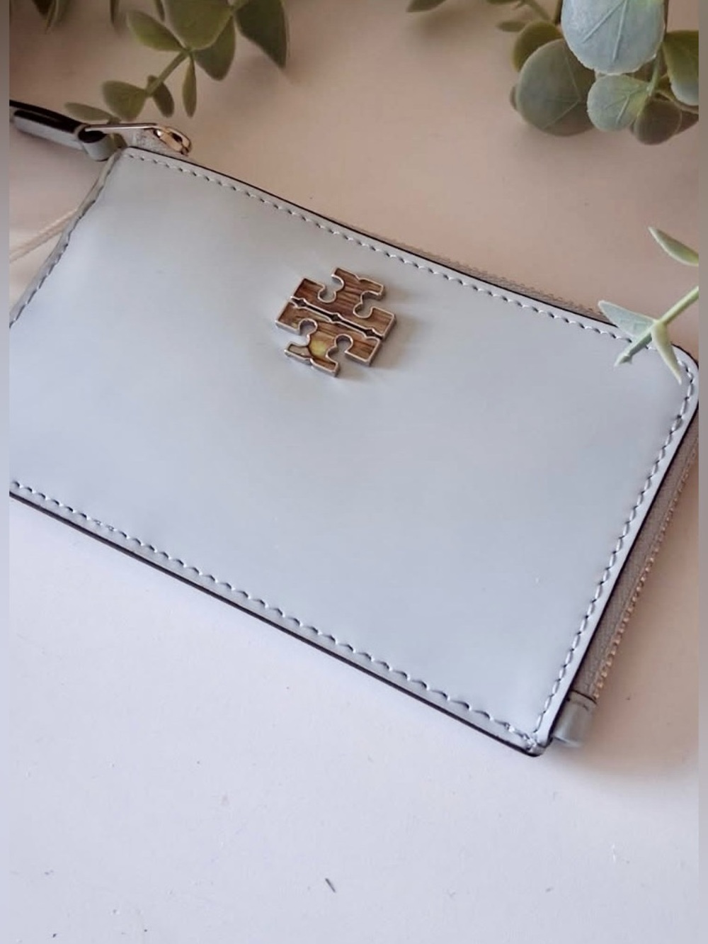NWT TORY BURCH BRITTEN ABALONE ZIP CARD CASE WALLWT LIGHT SEA PATENT LEATHER
